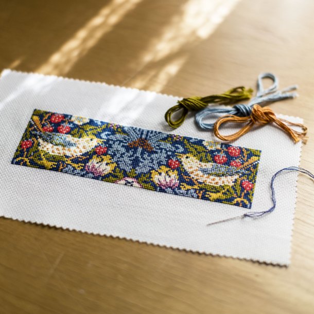 Strawberry thief bogmrke