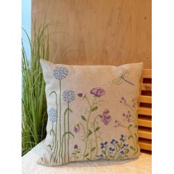 Blue flowers square pude