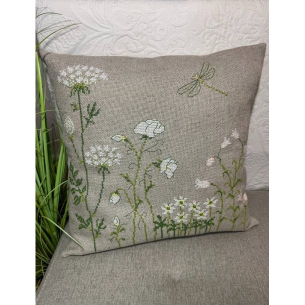 Wild on purpose square pude